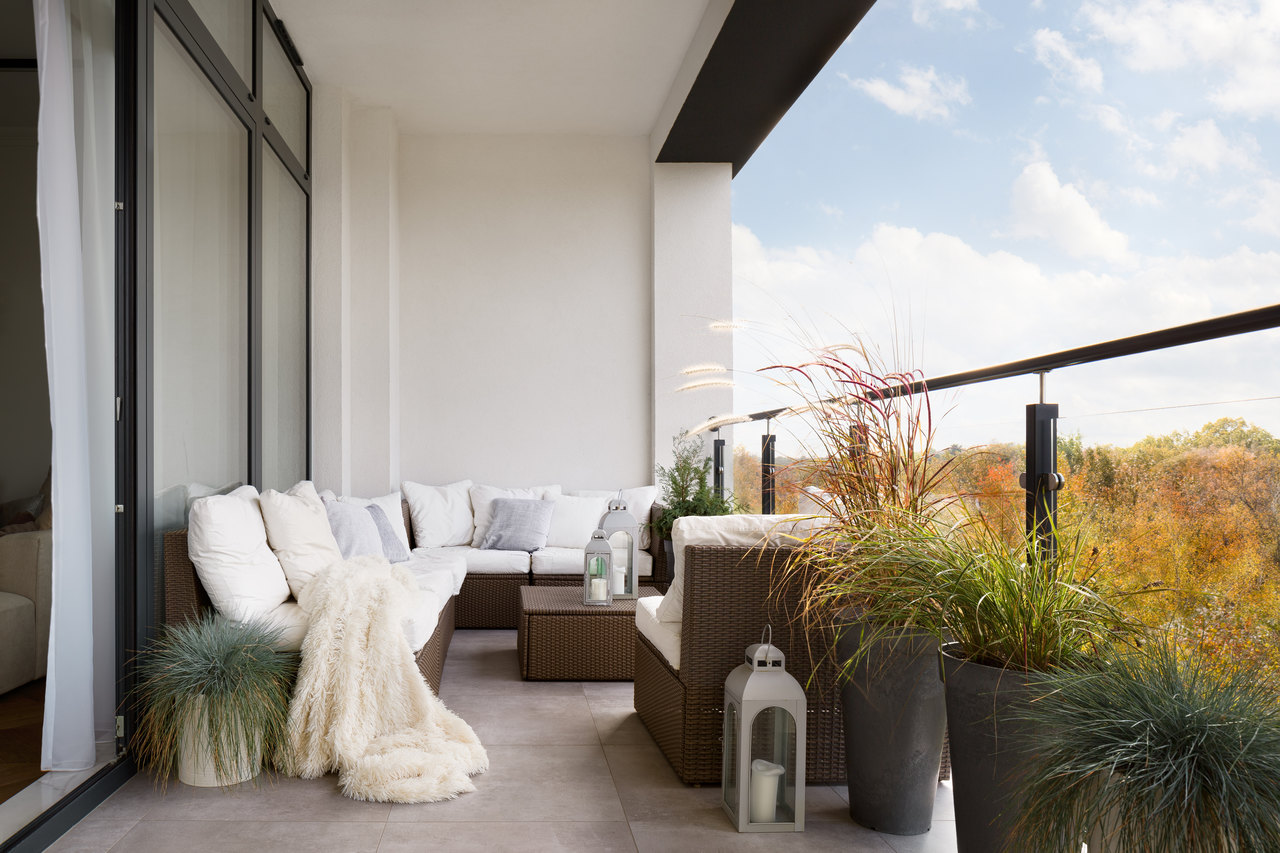 How to decorate your balcony?