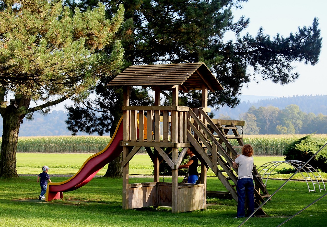 Backyard playground – see the coolest attractions!