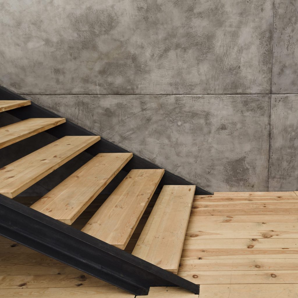 schody wewnętrzne metal plus drewno