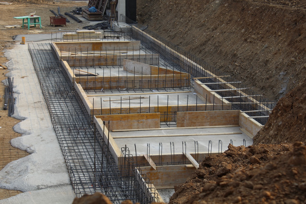 Step-by-step self-consolidating concrete foundations