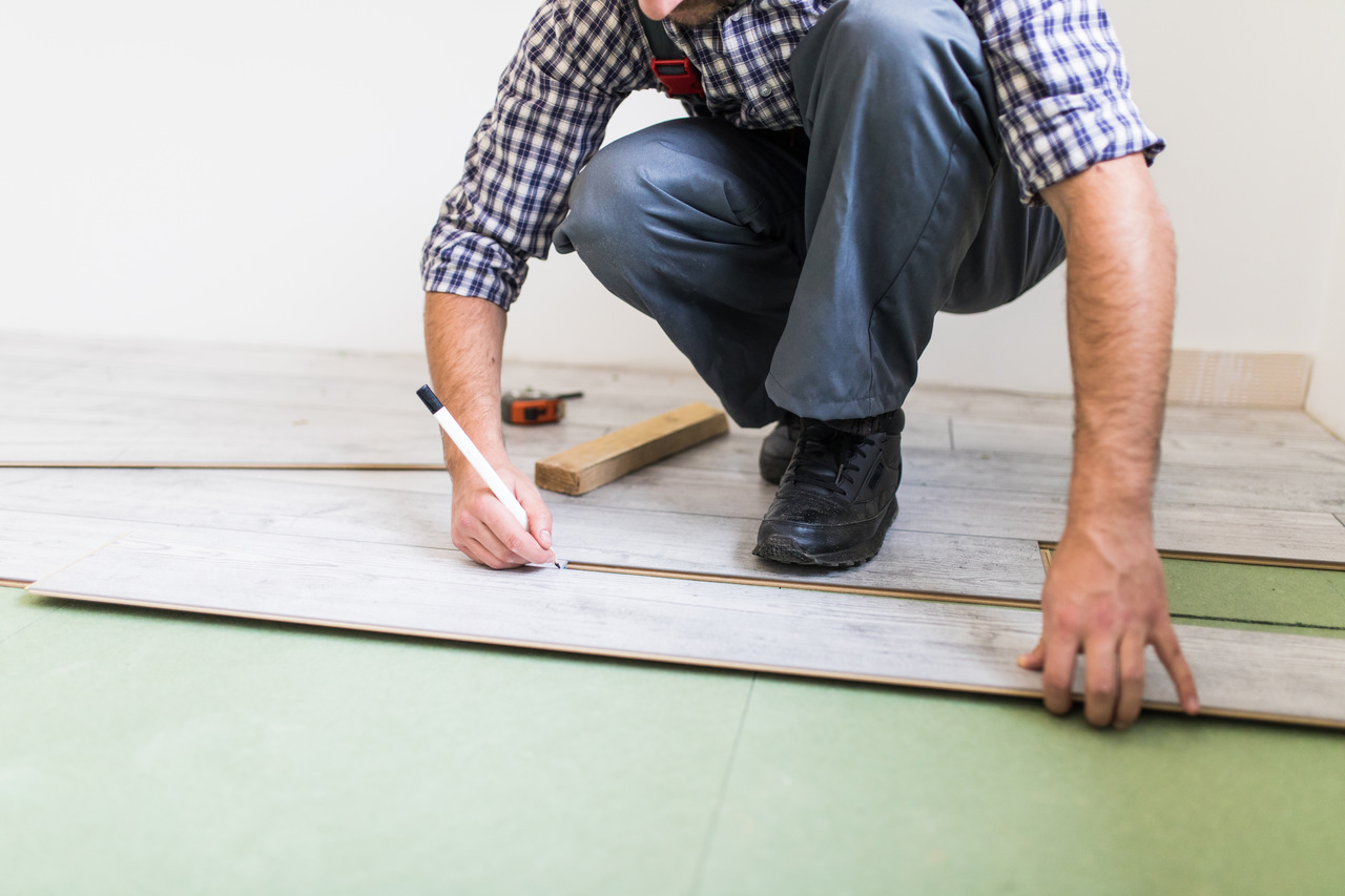 Are laminate panels suitable for underfloor heating?