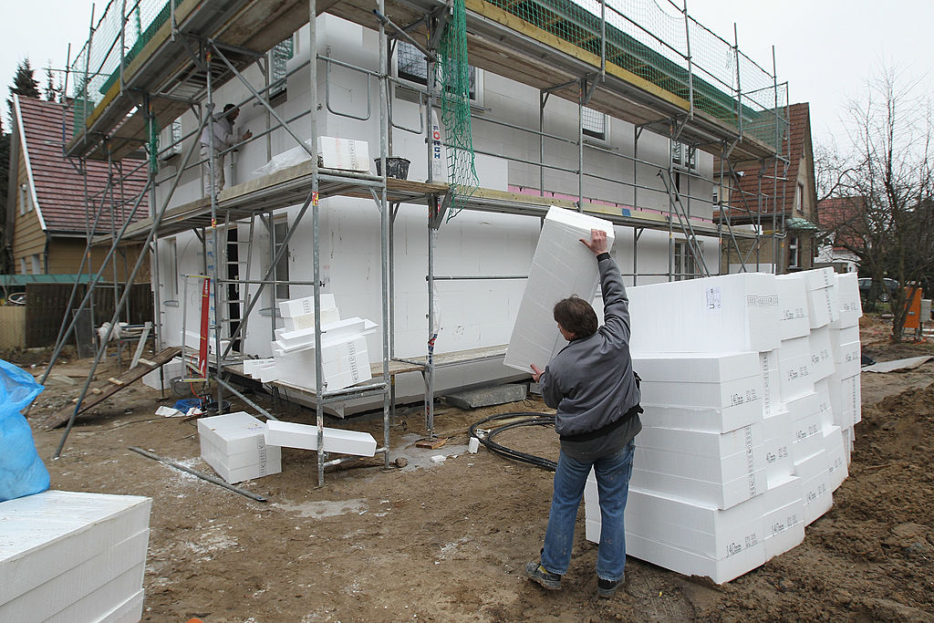 Insulation of facades with polystyrene foam