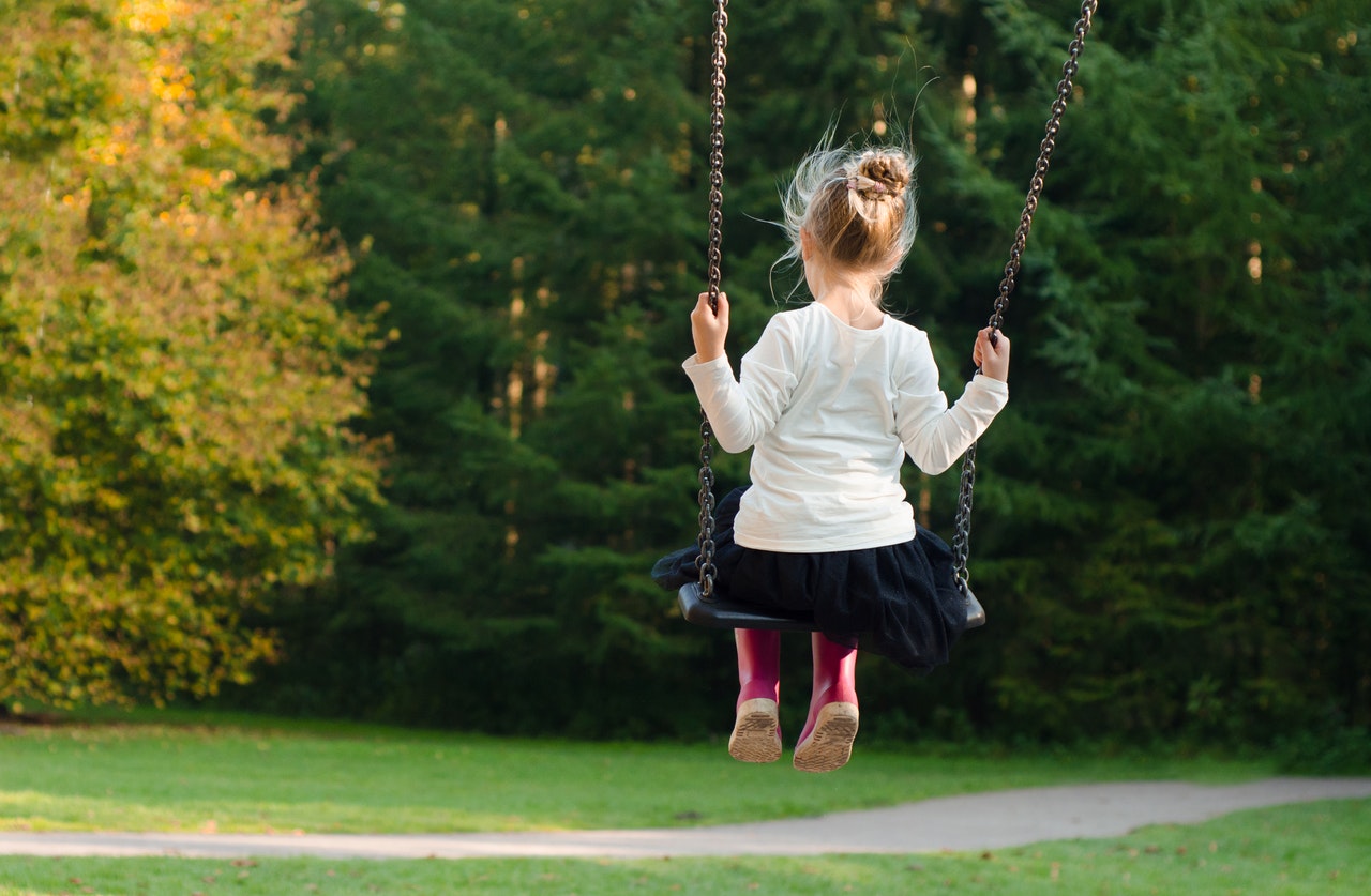 Swing in the garden is a great idea to spend time with your child