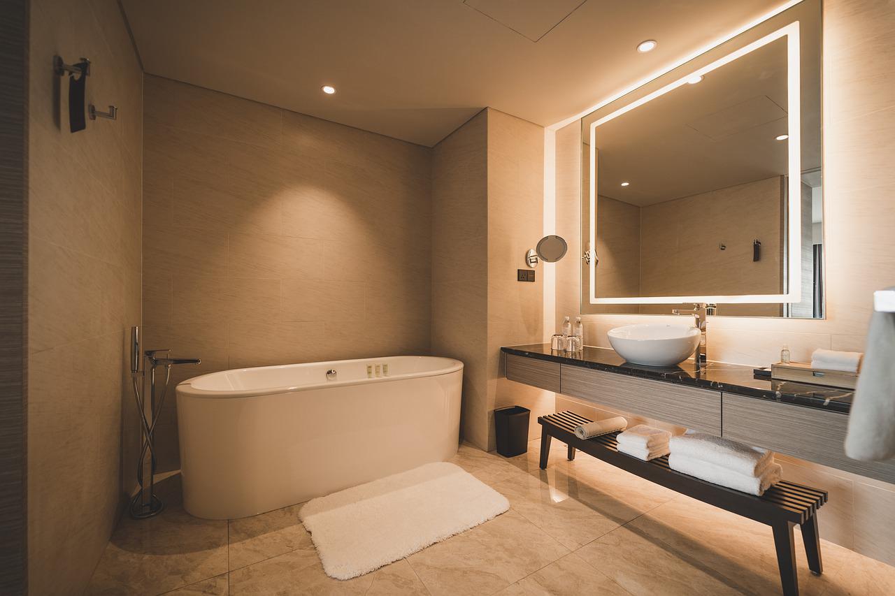 Lighting in a bathroom without windows – what should be kept in mind?